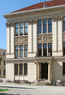 Das Melanchthonianum am Universitäsplatz. Das Melanchthonianum am Universitäsplatz.