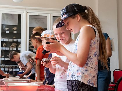 Kinderuni 2019 - Spurenlesen im Geiseltalmuseum, Foto: Maike Glöckner